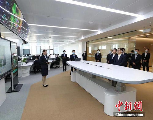 建行杯 第二屆全國巾幗家政服務(wù)職業(yè)風(fēng)采大賽頒獎?wù)故净顒釉跐?jì)南舉行