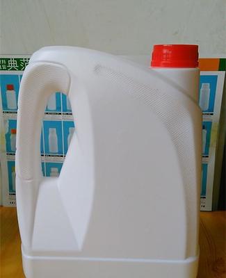 高效實用的4升防凍液桶 廠家優選，冷卻液與潤滑油存儲的理想選擇